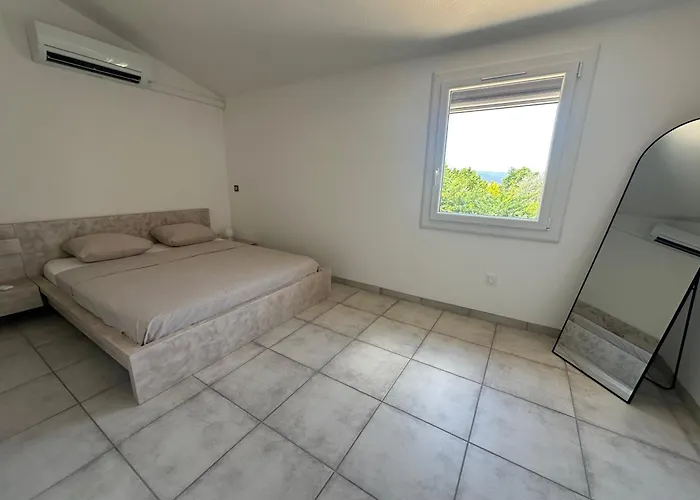 Moderne, Climatise Et Barbecue Prive *